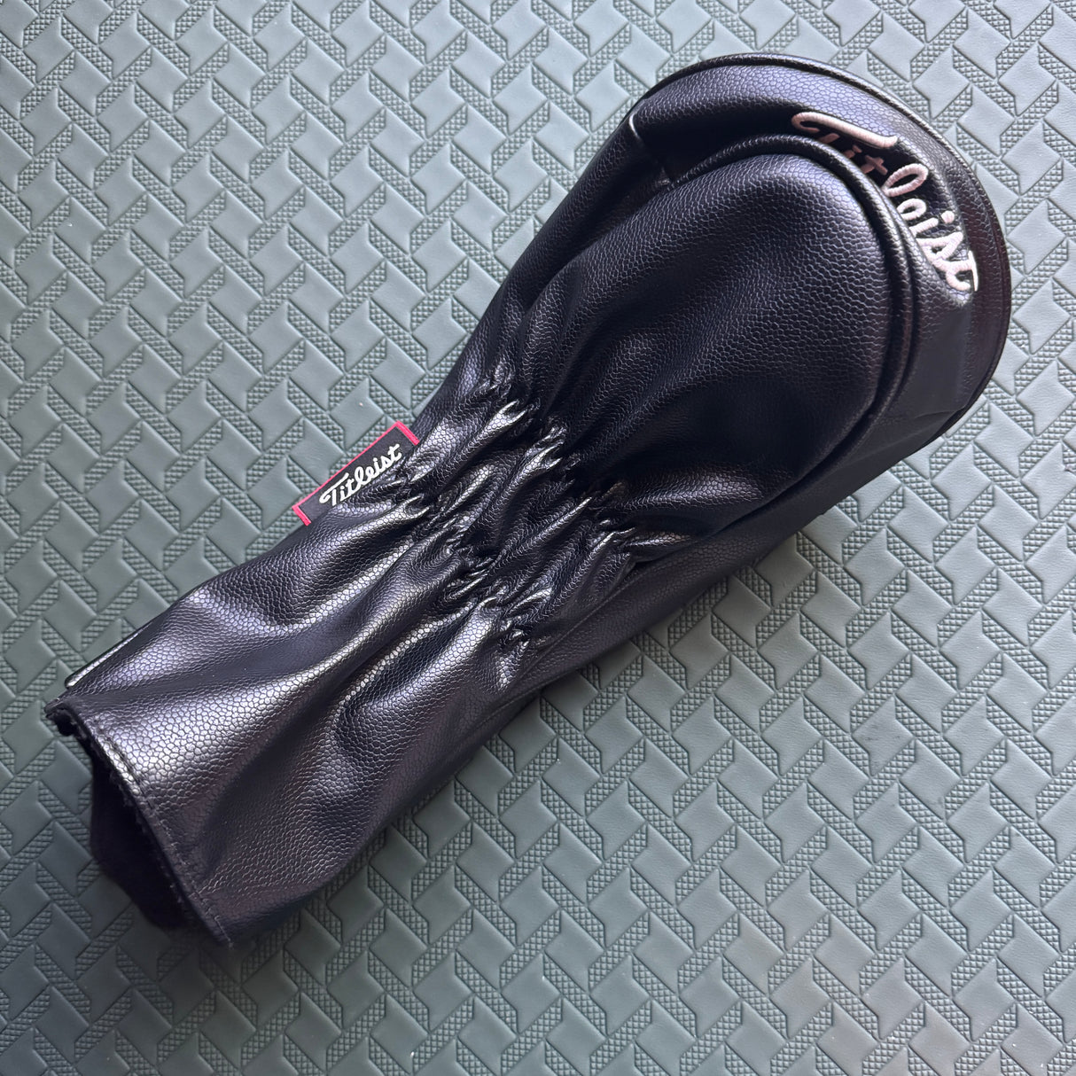 Titlesit TSr Driver Headcover